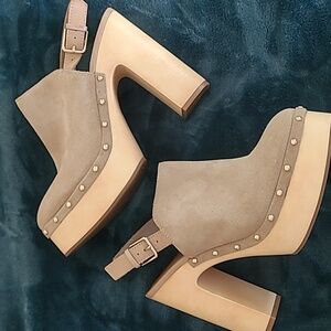 Platform clog